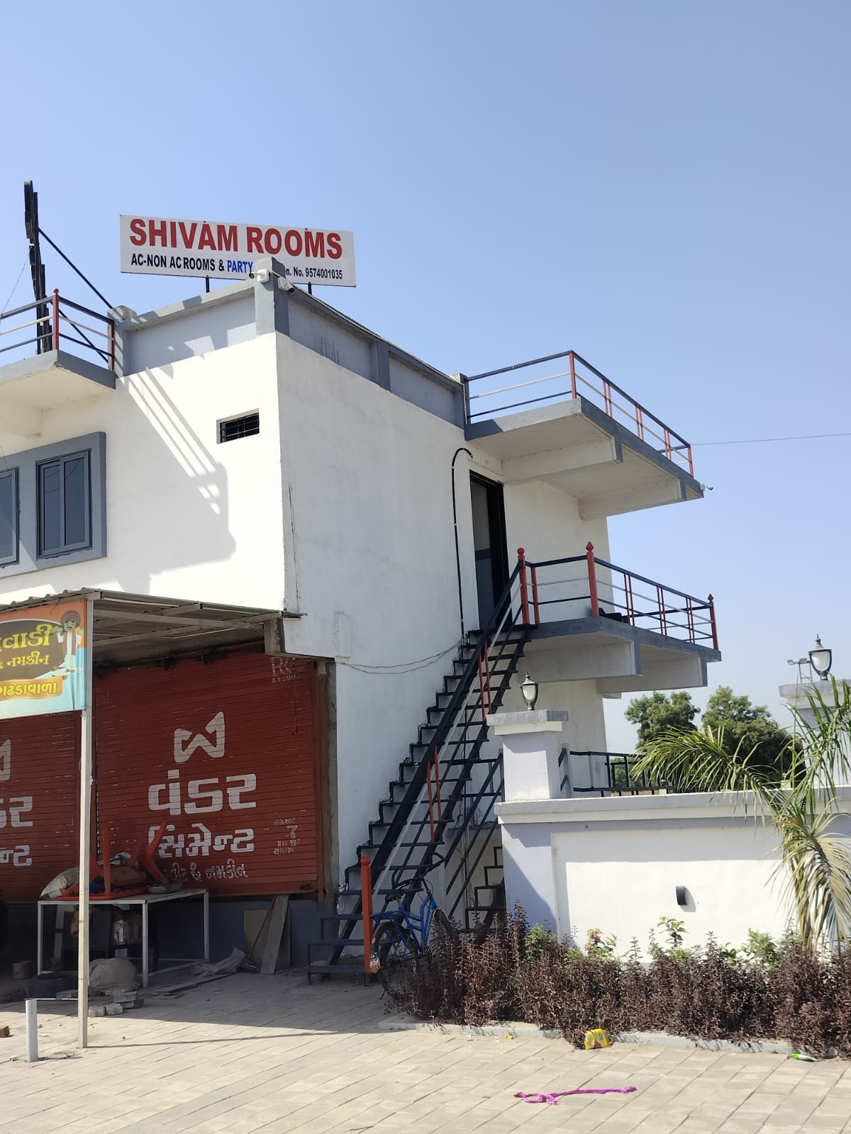 Shivam Rooms Photo 7